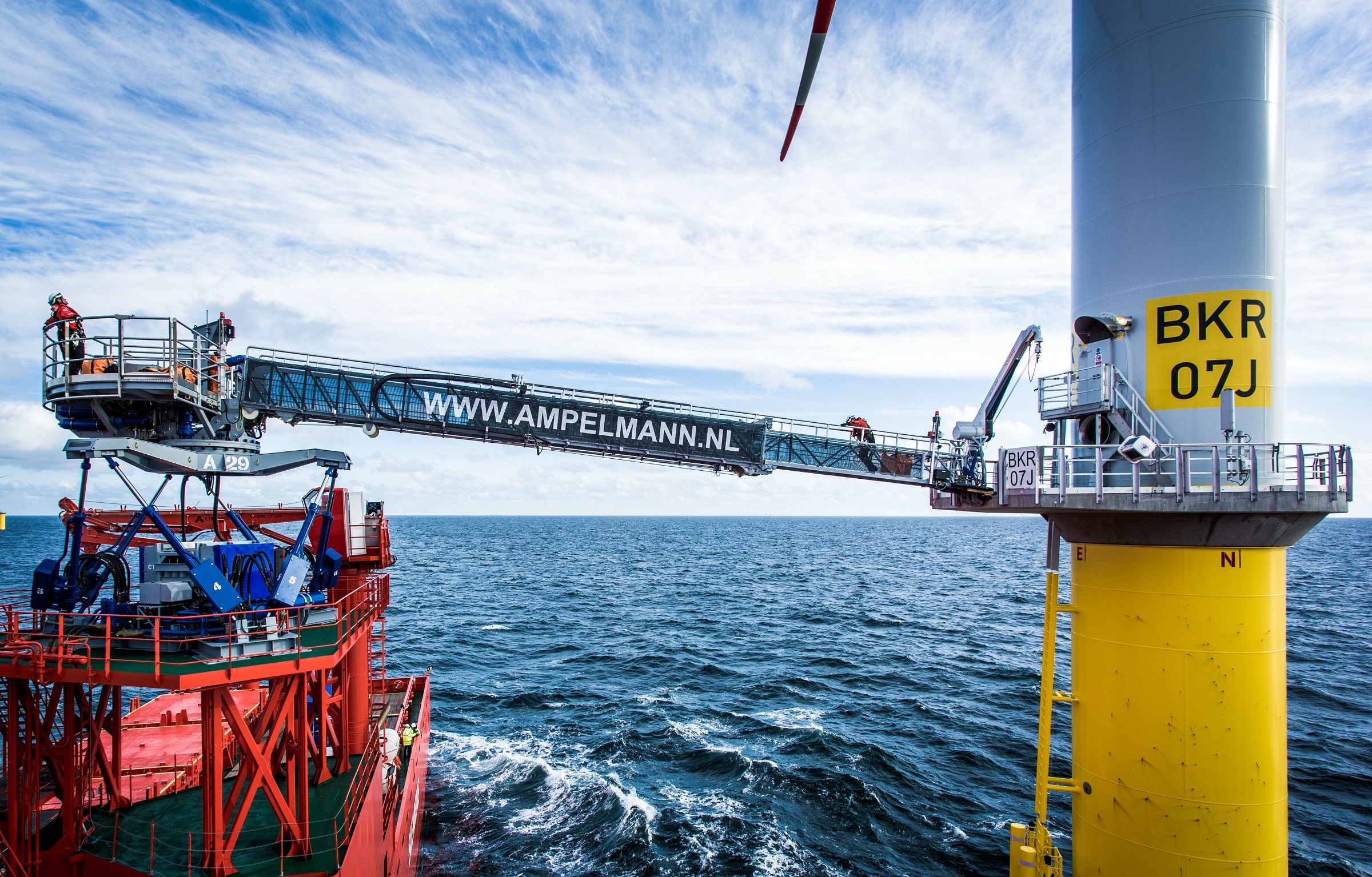 Ampelmann secures five new offshore wind contracts in the North Sea