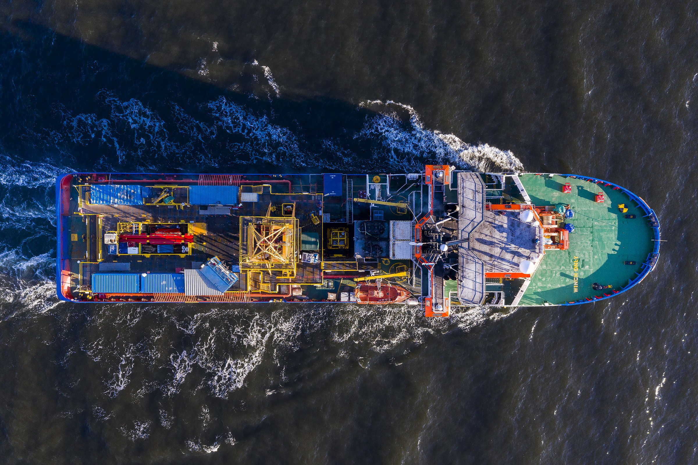 Inmarsat Fleet Xpress enables Geoquip marine vessels to offer high-speed private networks to charterers and crew at sea