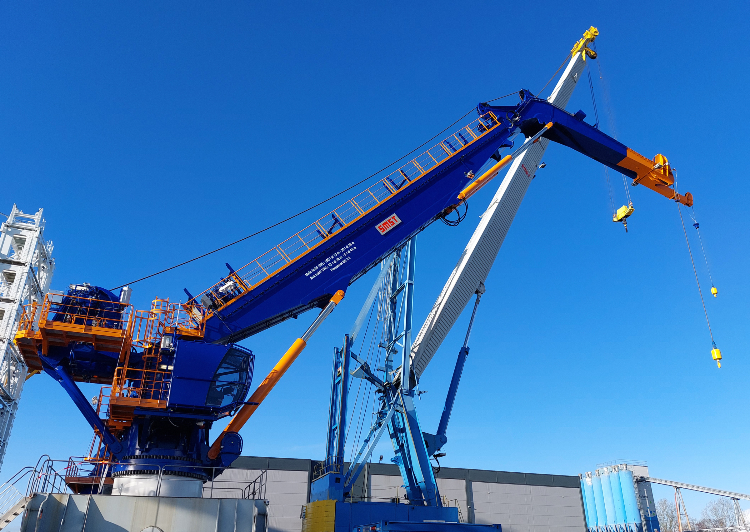 Again SMST knuckle boom crane for Van Oord
