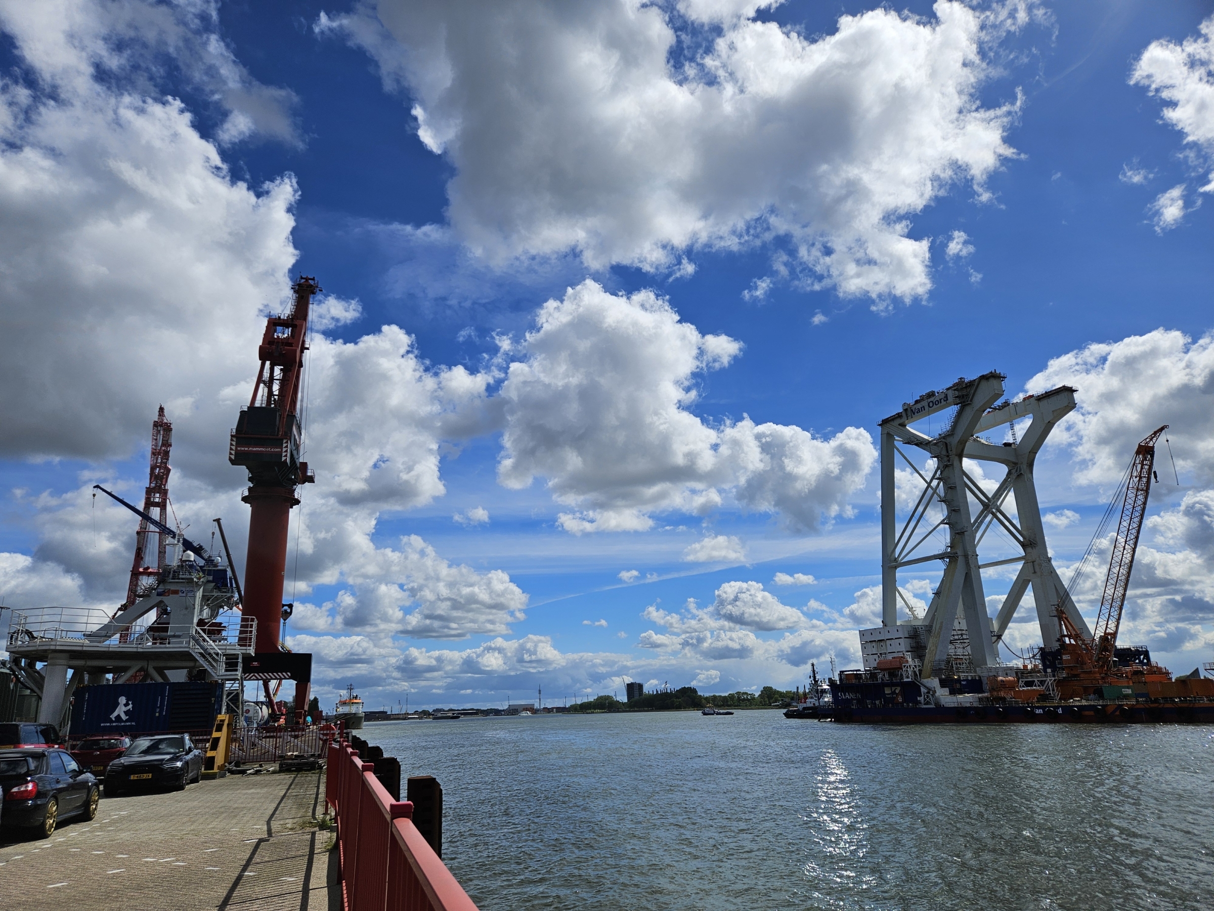Mammoet’s largest crane to tackle second Rotterdam project