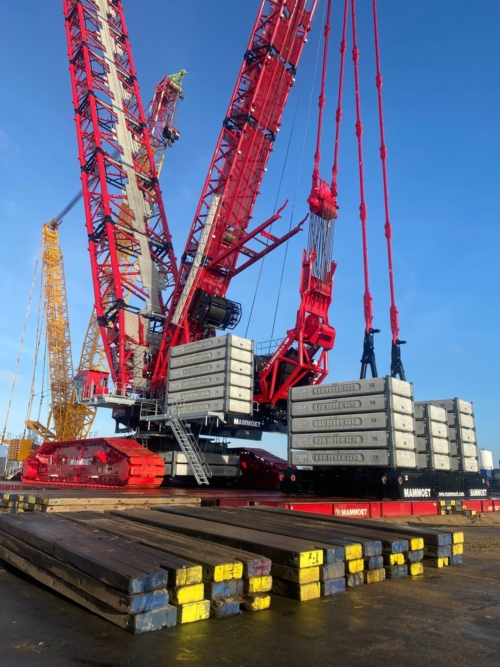 Mammoet takes delivery of LR12500 crawler crane