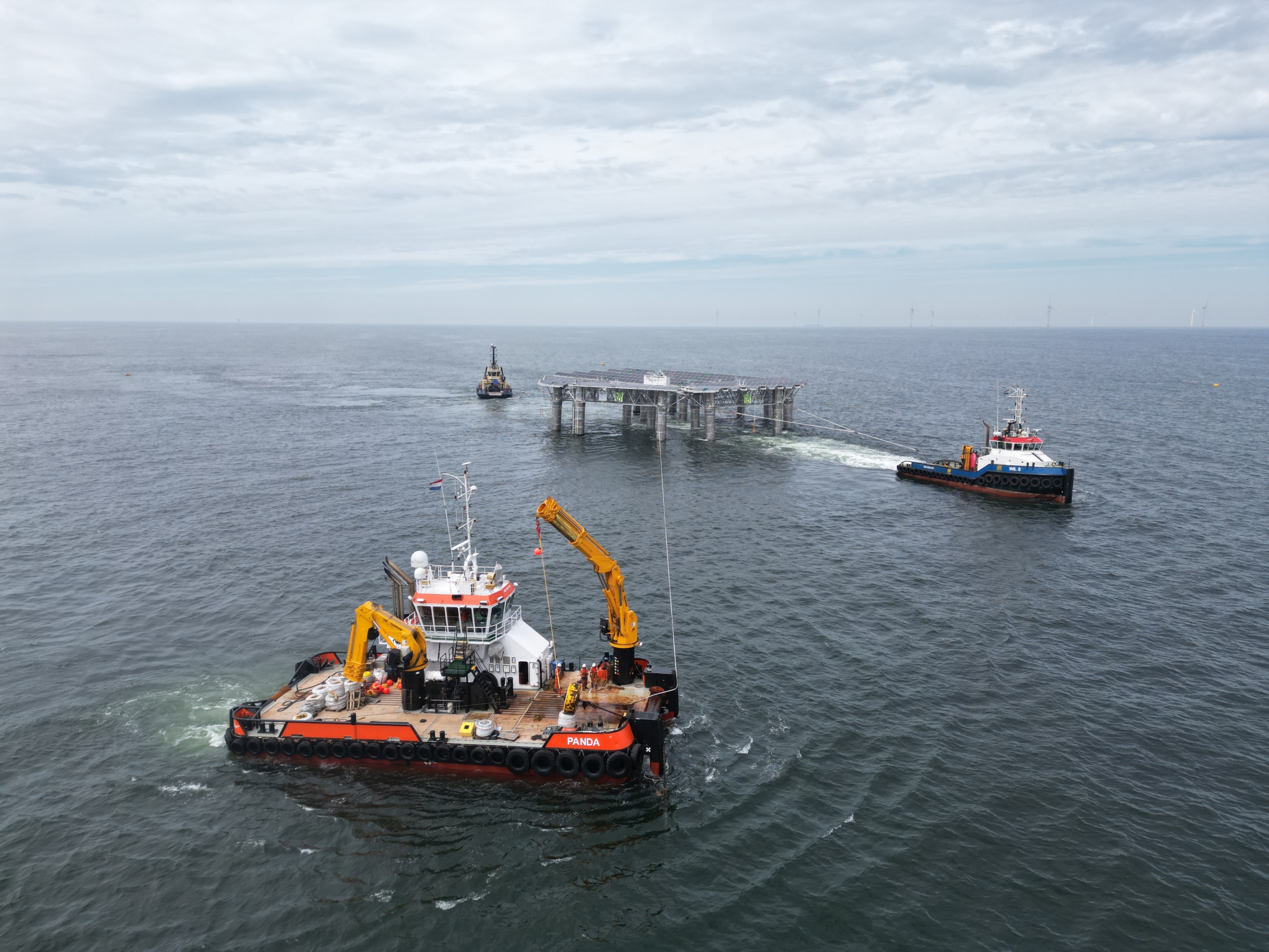 SolarDuck en RWE installeren Offshore Floating Solar platform ‘Merganser’ op testlocatie in de Noordzee