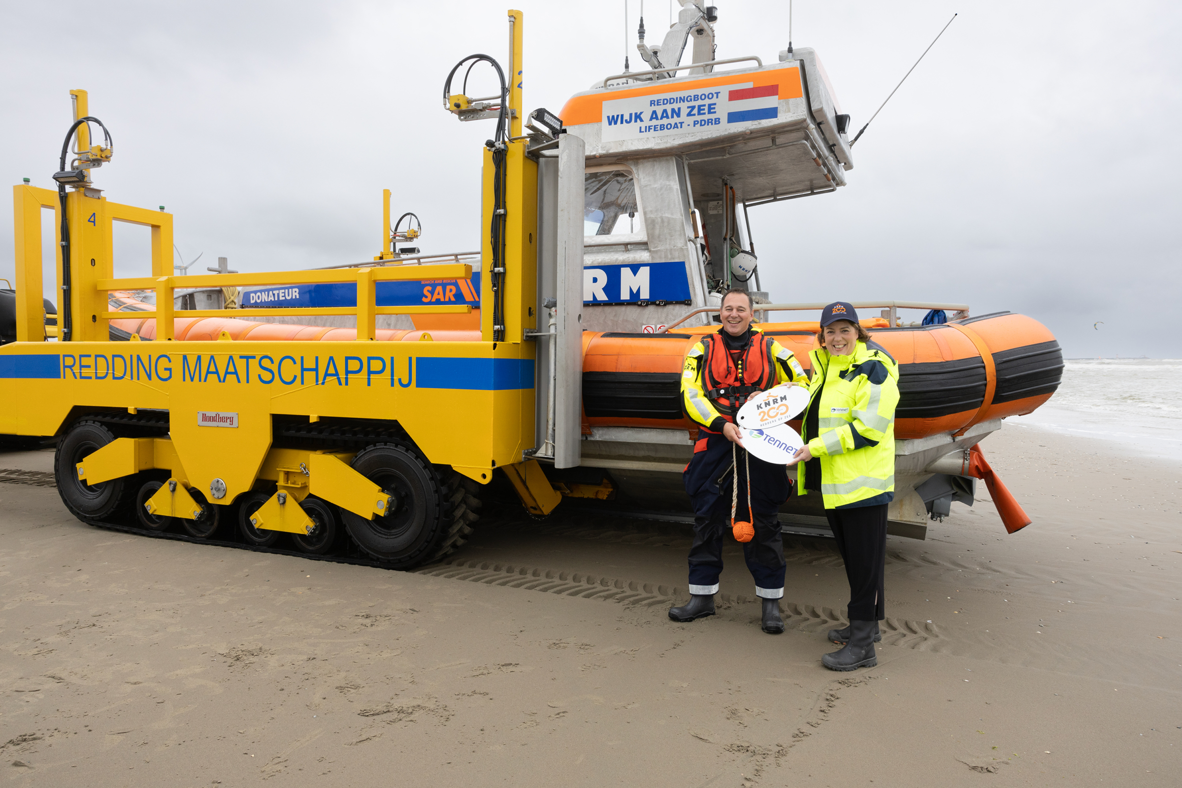 TenneT en KNRM gaan samenwerking aan voor veilig werken op zee